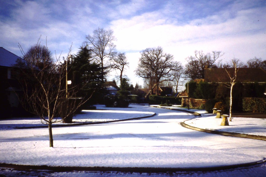 DSC003 Roundwood Grove, Hutton, Brentwood, Essex Scan of 3… John Jennings Flickr