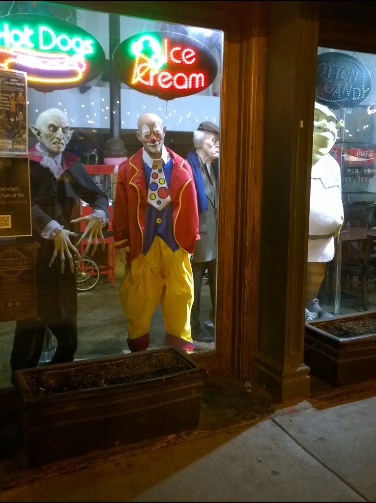 WP_20161107_15_31_31_Pro (2) Of the wax museum citizens, o… Flickr