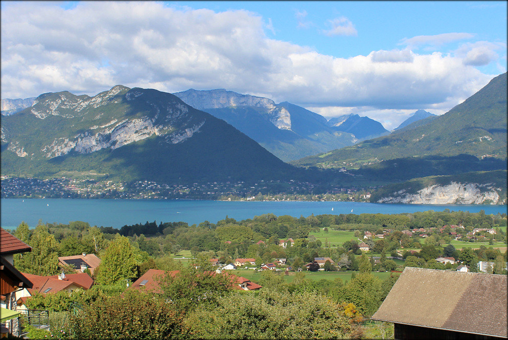 Annecy (France) Lake Annecy, known as "Europe's cleanest l… Ondine