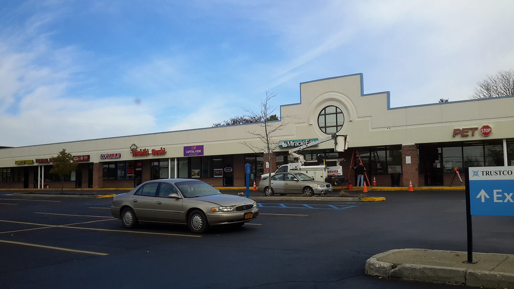 Columbia Plaza East Greenbush, NY MiracleEar was former… Flickr
