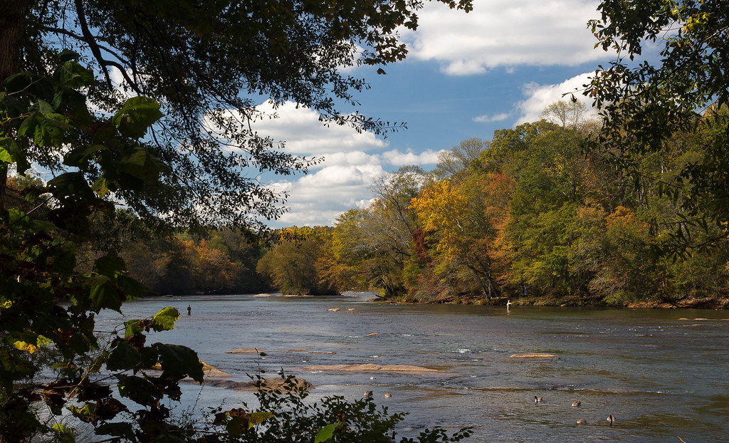 Shoals The Chattahoochee river near Peachtree Corners,Geor… Flickr