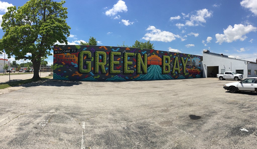 Downtown Mural Green Bay, WI This mural is located on Mai… Flickr