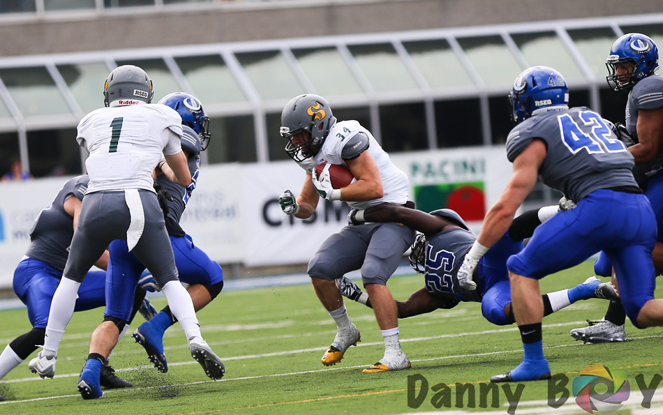 CIS Football Carabins de Montreal vs Vert et Or de Sherb
