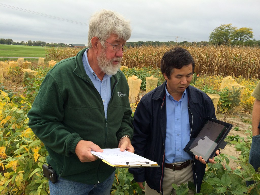 IMG_1770 Left Dan Bailey, Zeeland Farm Services Right De… Flickr