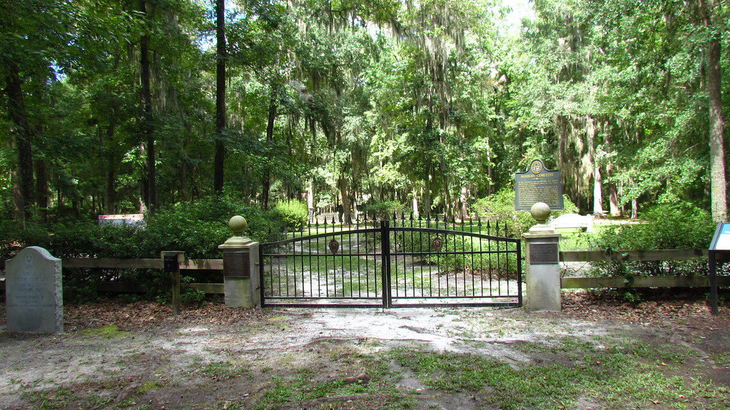 Life in the Ghost Town of Sunbury, September 201… Flickr