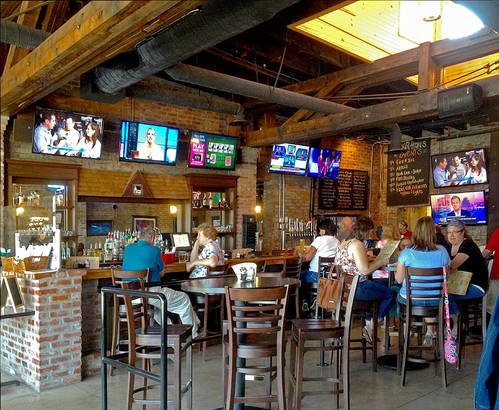 Tell City Pour Haus Front entrance bar at Pour Haus restau… Flickr