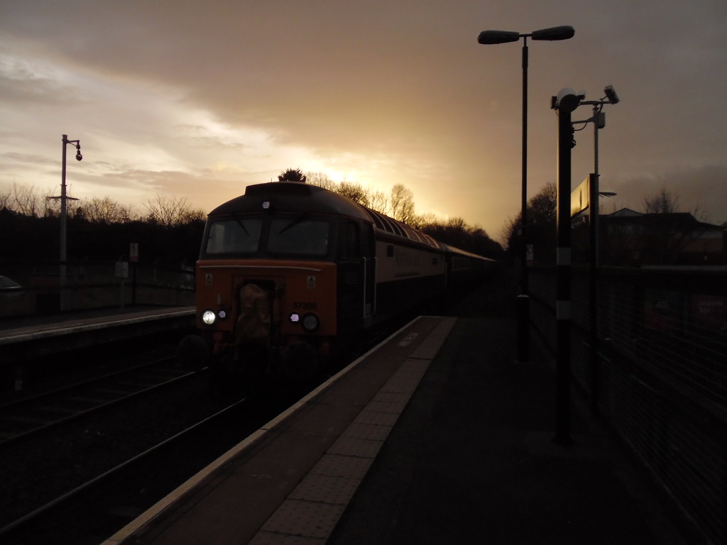 DRS 57305 Rugeley Town Direct Rail Services Class 57, 57… Flickr