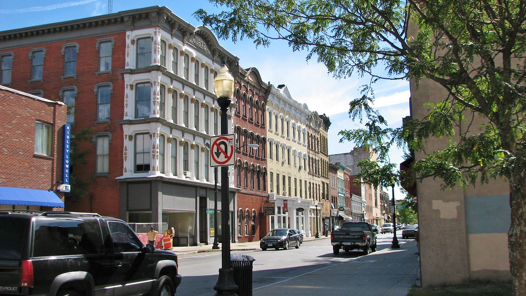 MAIN STREET POUGHKEEPSIE NY SEP 2015 Some old historic bui… Flickr