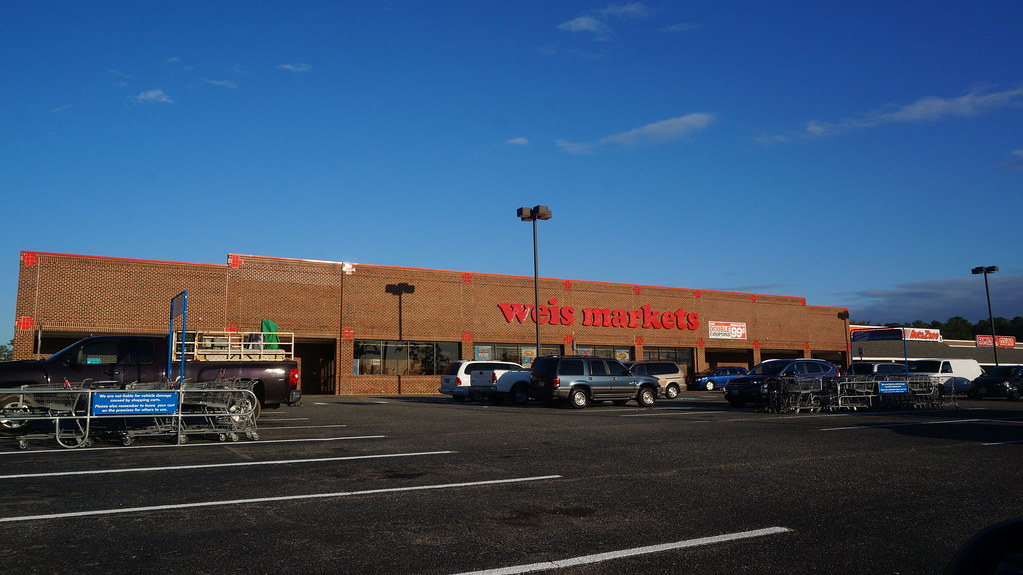 Weis Markets/ Food Lion La Plata MD Recently divested due … Flickr