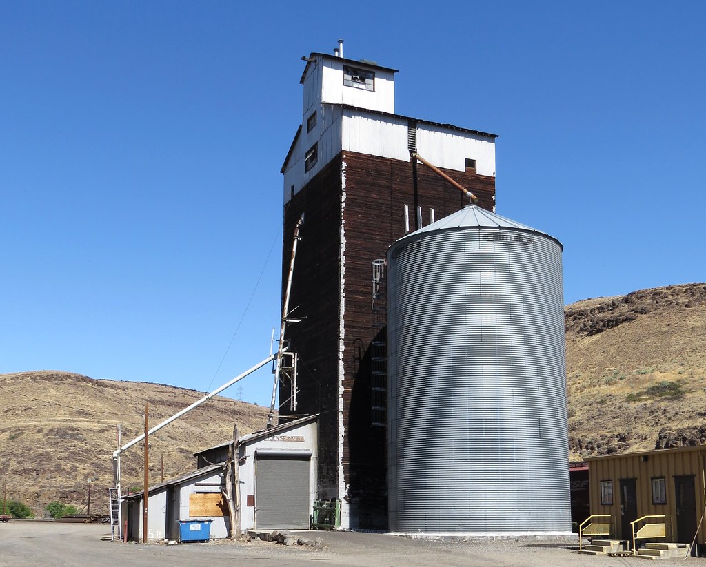 Maupin Grain Elevator Maupin, Oregon Larry Myhre Flickr