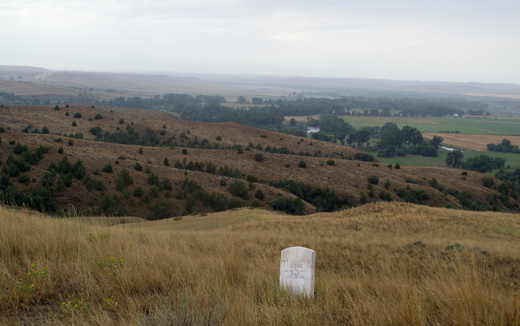 Little Bighorn Natl Mon MT (0460) A lone grave, Pvt Julia… Flickr