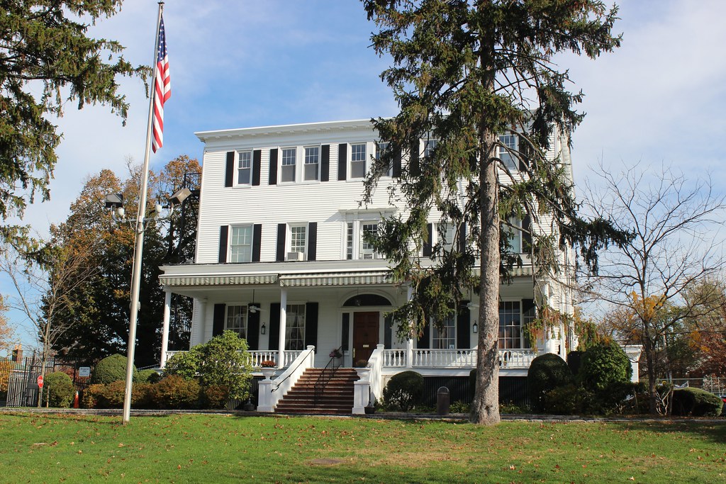 Douglas Manor, Douglaston Douglas Manor (1819) 600 West Dr… Flickr