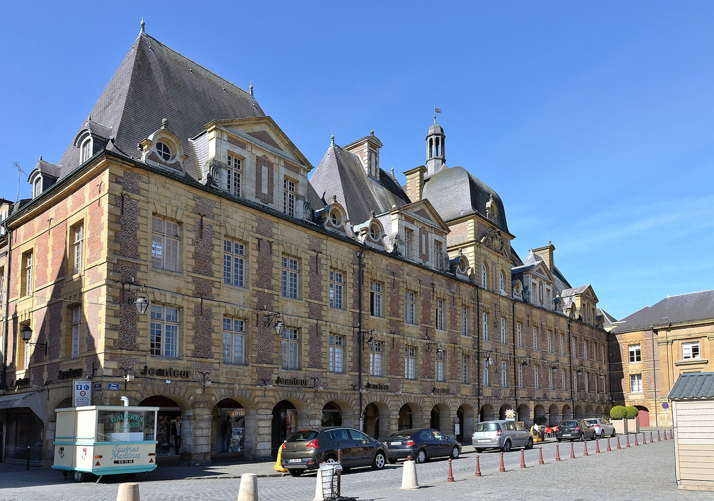 CharlevilleMézières (Ardennes) Place Ducale Charleville… Flickr