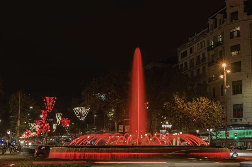 MIS BARCELONAS (VII). Christmas Lights El cruce del Passei… Flickr