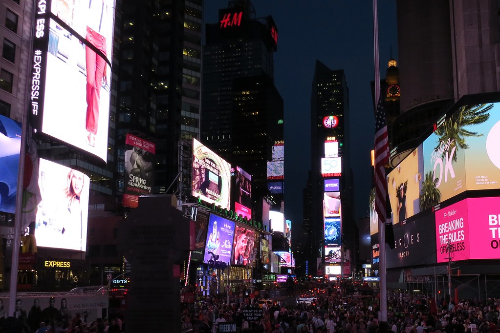 New York City Times Square at Night New York City, New Yo… Flickr