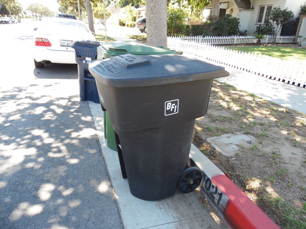 BFI Waste Services 2nd Gen Roto Cart Alhambra, CA. Xpeditor Driver