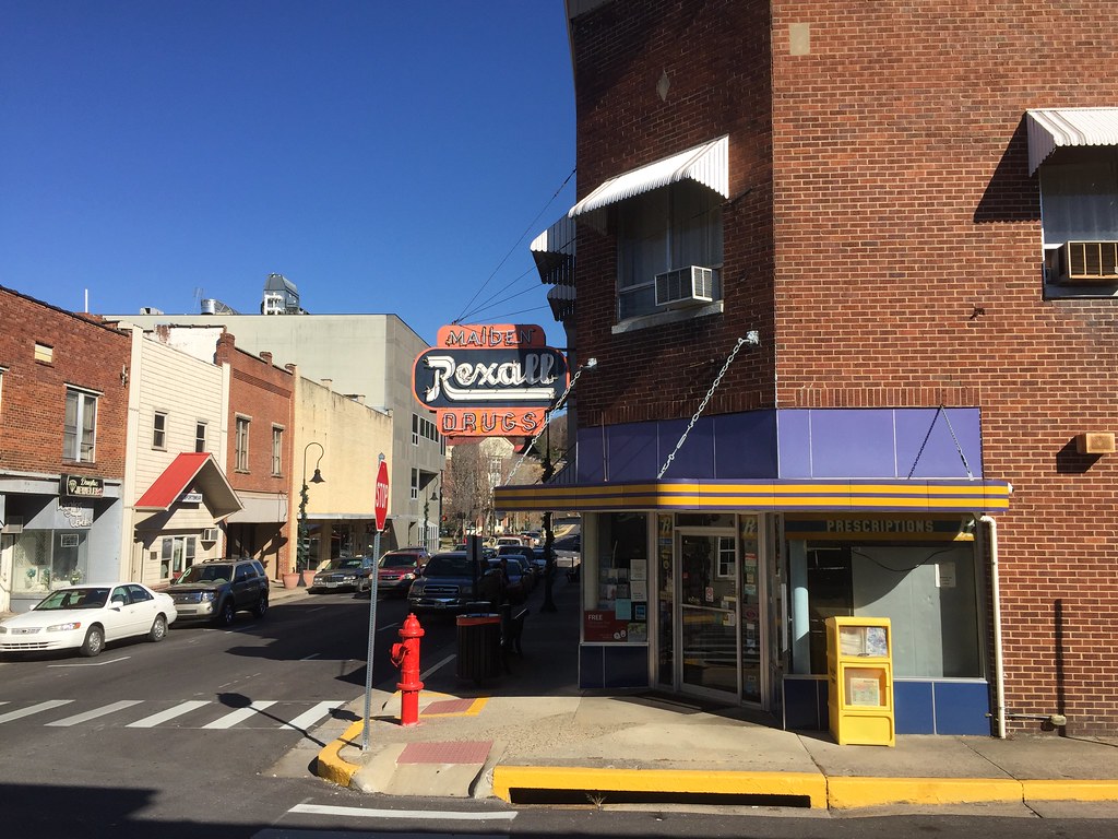 Maiden Drug Company 327 Main St, Williamsburg, KY 40769 jericl cat