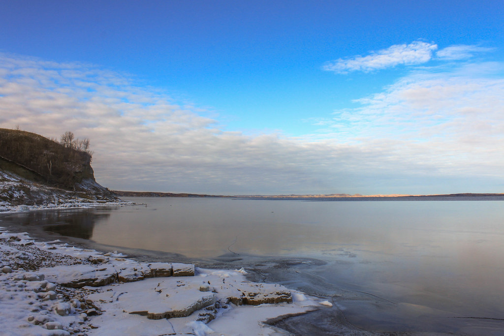 Lake Sakakawea As Dad and I traversed the shore, we could … Flickr