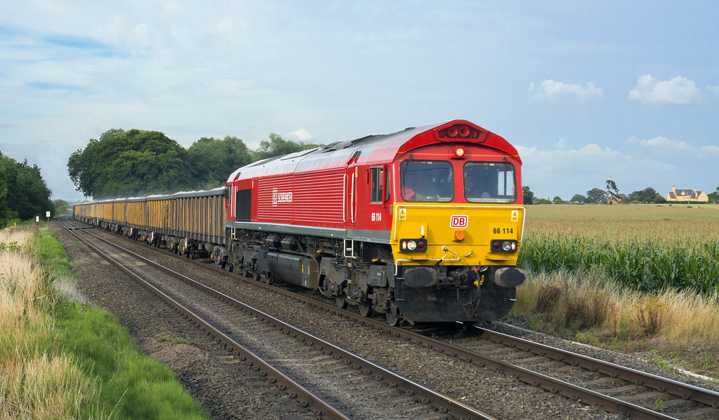 Broome Lane DBS Class 66 66114 works 6M88 Middleton towers… Flickr