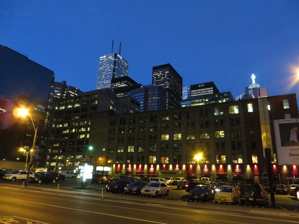 Front and Simcoe Streets, Toronto Entertainment District, … Flickr