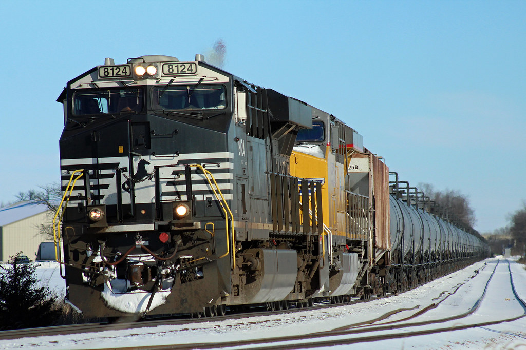 Cold oil CP train 574 rolls through the town of Blakesburg… Flickr