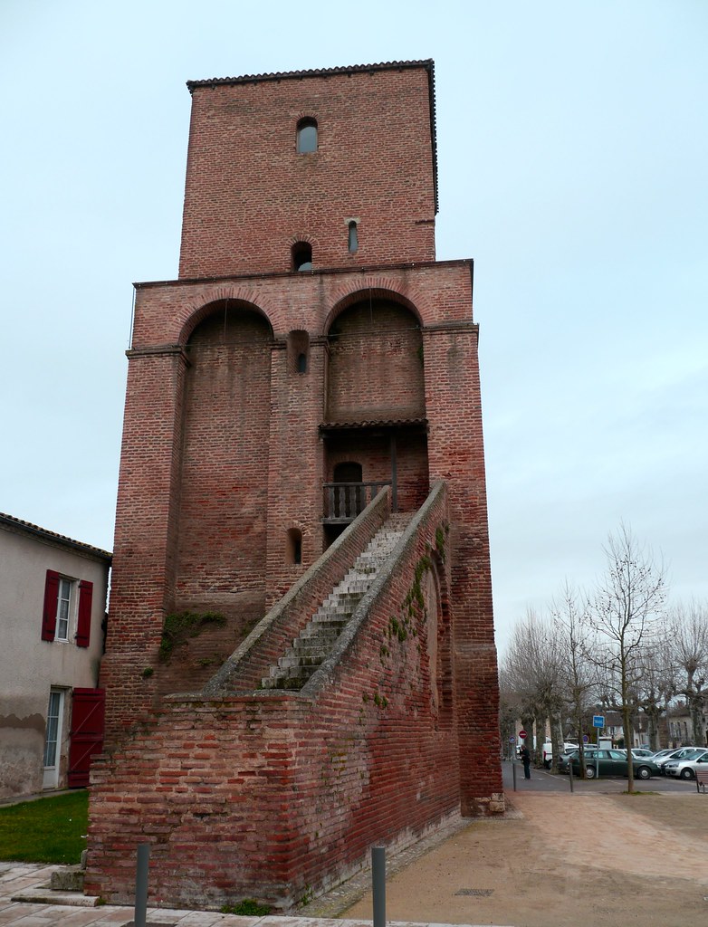 SainteLivrade, LotetGaronne la Tour du Roy qui serait … Flickr