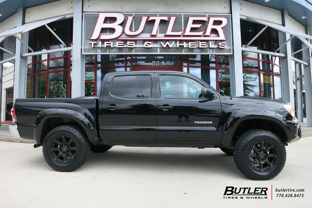 Toyota with 18in Black Rhino Glamis Wheels and Nitto Terra