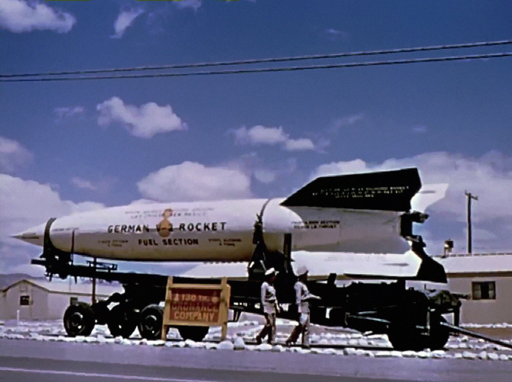 V2 rocket at White Sands, New Mexico, 1947 List of V2 te… Flickr