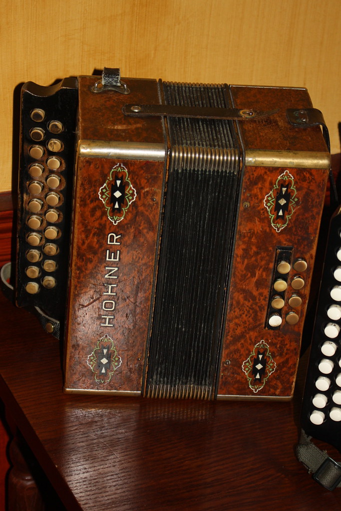 Accordions, Concertinas, etc. [Free Reed Instruments] 10 … Flickr