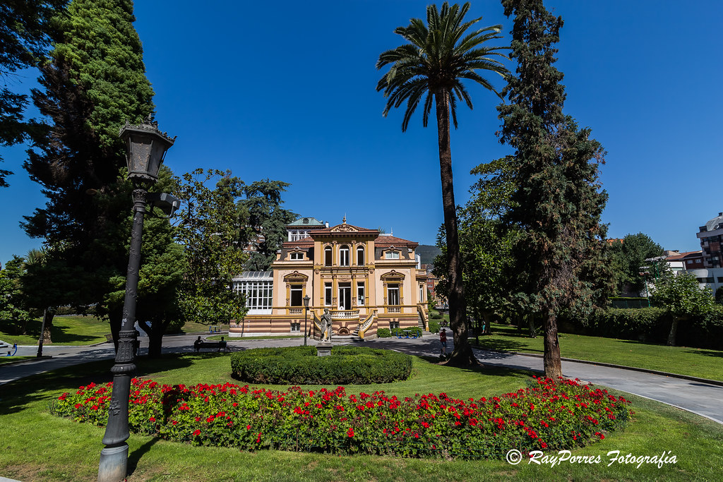 Villa Magdalena en la Avenida de Galicia de Oviedo, Asturi… Flickr
