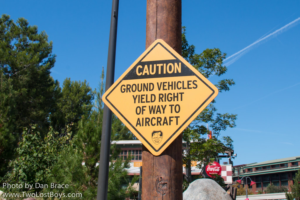 Grizzly Peak Recreation Area Disneyland Resort. September,… Flickr