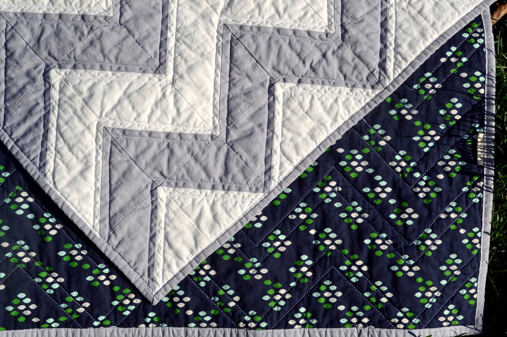 Grey ZigZag Baby Quilt Modern grey zigzag baby quilt wit… Flickr