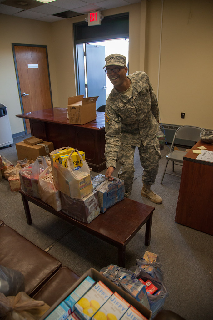 Flickriver Photoset 'HHBN Food Drive' by Fort Drum & 10th Mountain
