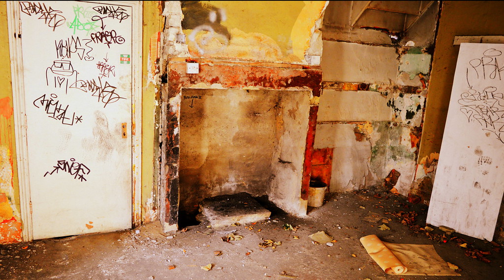 IV Pub IV Pub, Commercial Road, Kirkstall...… Mark's