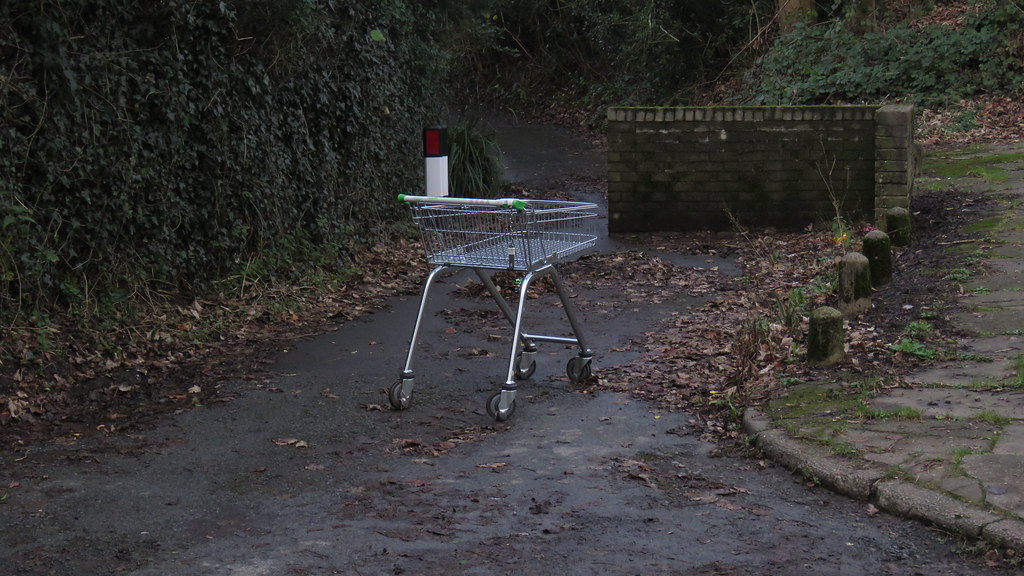 Dead End Trolley, PenyWaun Road, Cwmbran 26 December 201… Flickr