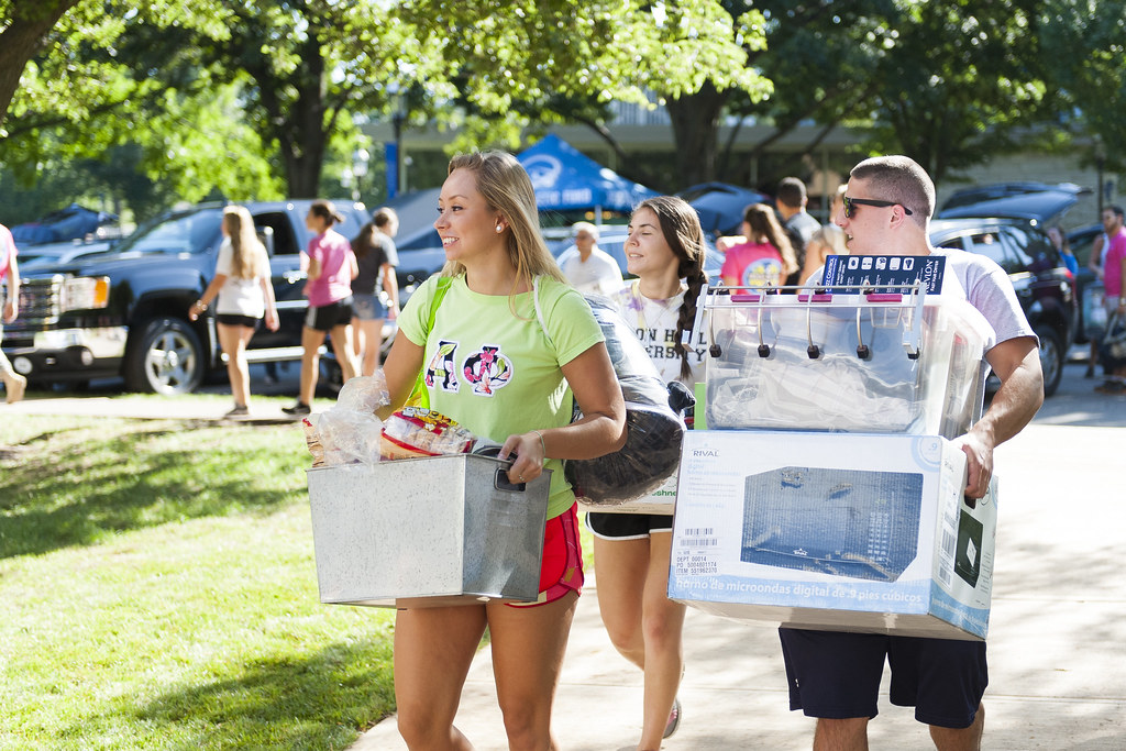seton hall move in day 2023 Move In Day 2015 The Seton Hall community our new… Flickr