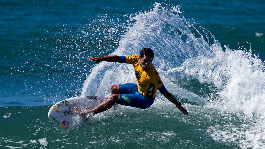 Adriano de Souza, surfing at the Hurley Pro 2015 contest at Trestles. a photo on Flickriver