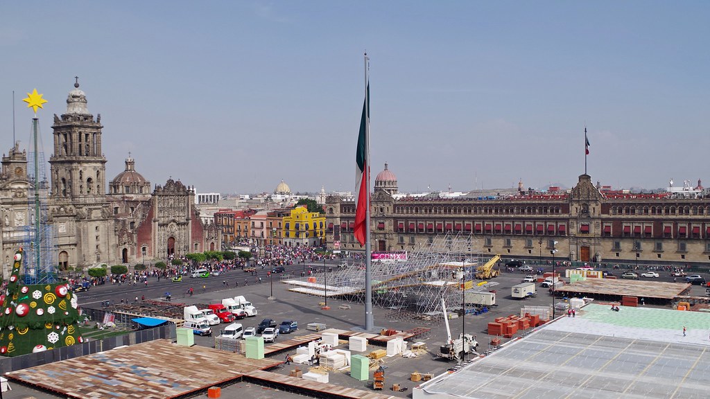 El Zocalo, Mexico DF El Zocalo, Mexico City. Main square i… Flickr