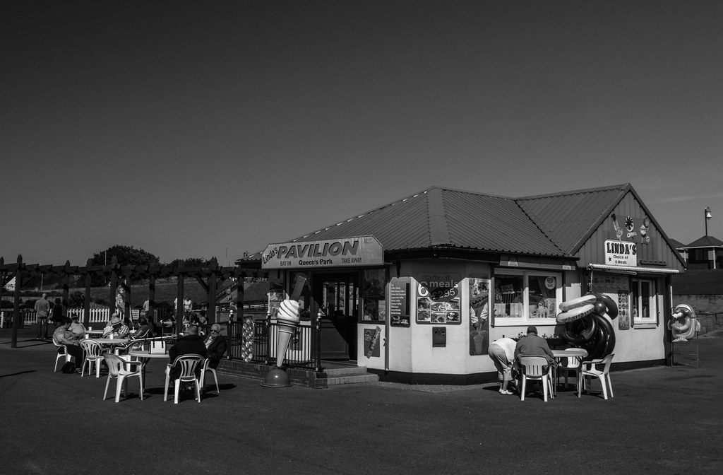 Linda's Pavillion Cafe situated in Queen's Park, Mablethor… fishyfish_arcade Flickr
