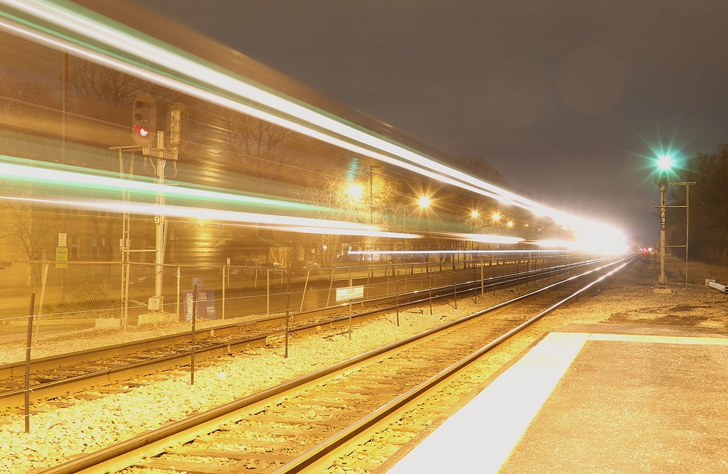 Arrival at Edgebrook The last MDN inbound of the night ro… Flickr