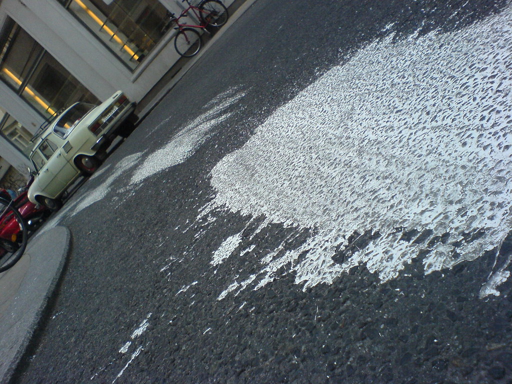 farbunfall a classical wet paint accident. (cars driving t… Flickr