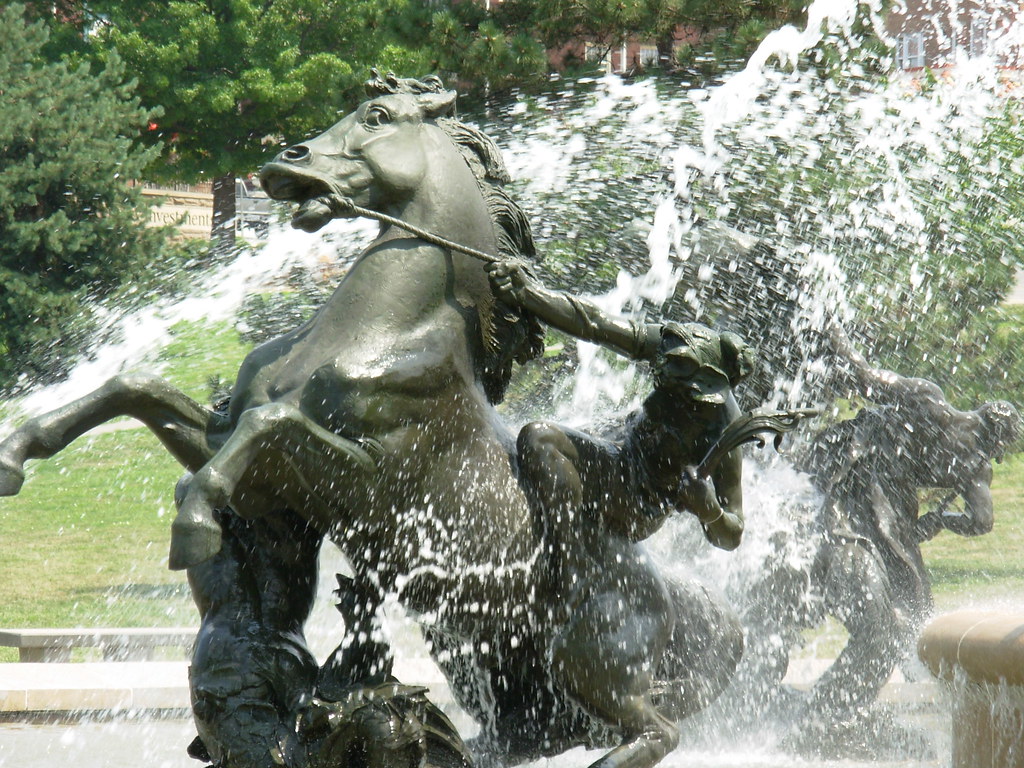 Kansas City Plaza Fountain KC, MO downtown at the Plaza. P… Flickr