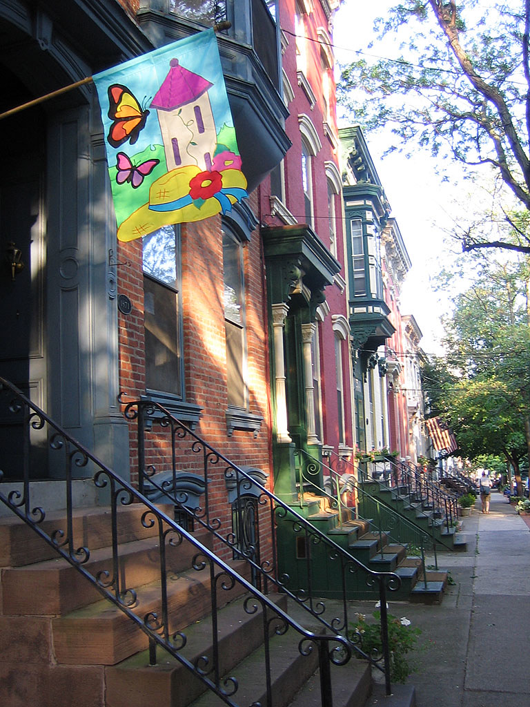 Albany, NY Center Square Lancaster St. 03 Hippie fla… Flickr