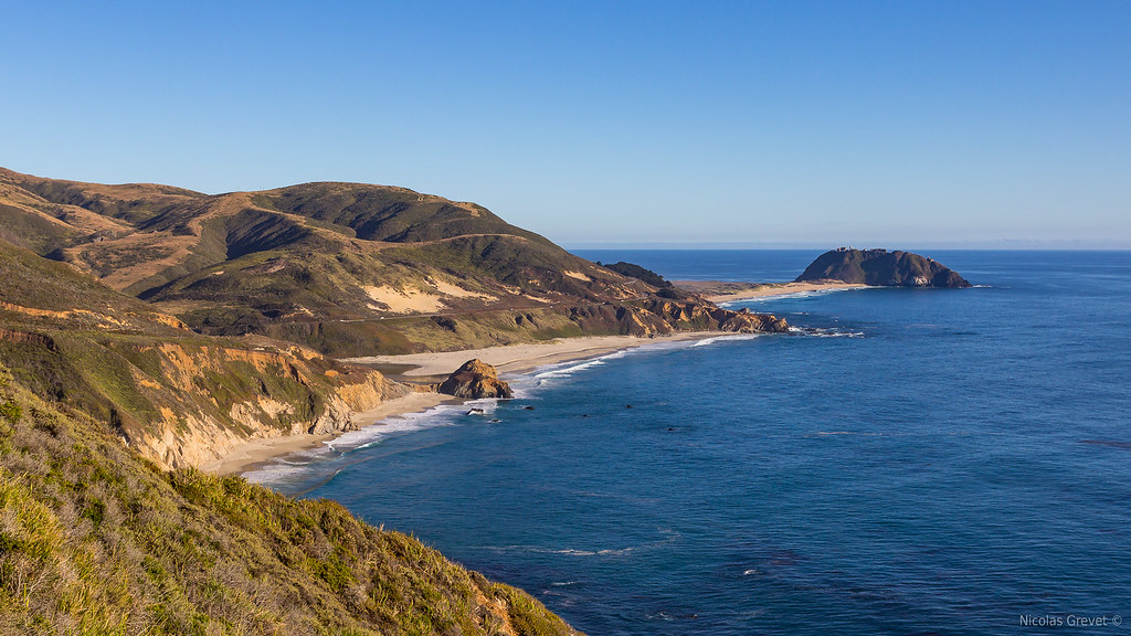 Point Sur Point Sur is a 361foot (110 m)tall rock at the… Flickr