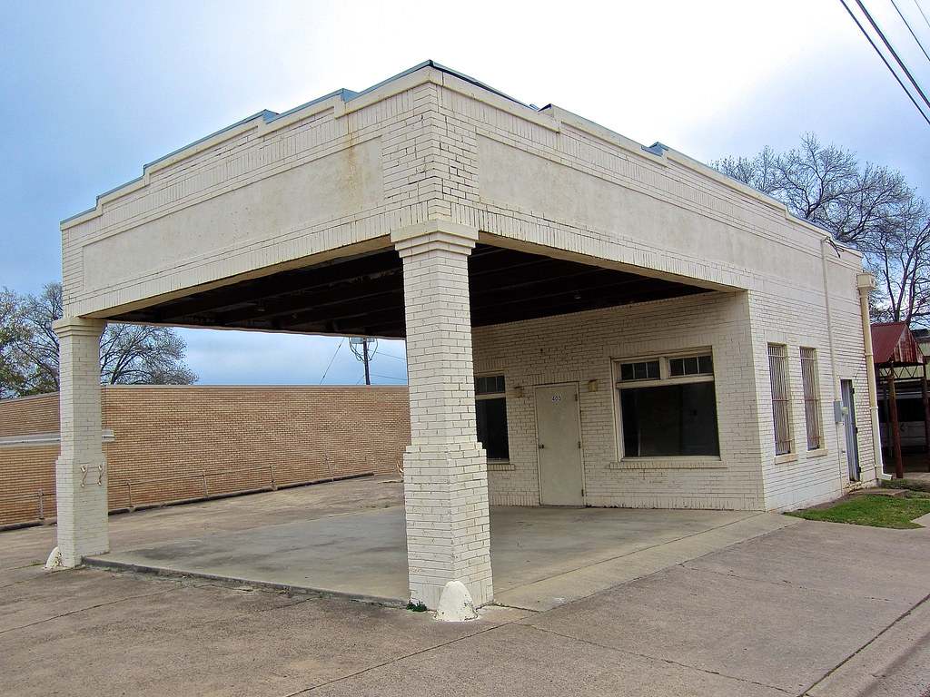 Abandoned Gas Station, Marshall, TX A former gas station, … Flickr