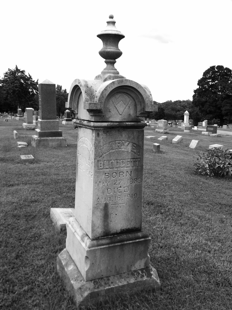 Olathe Memorial Cemetery in Olathe, Kansas Kevin Ellison Flickr