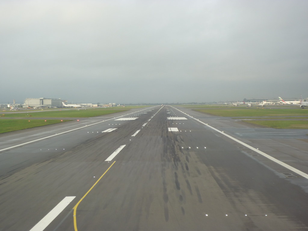 201511007 London Heathrow airport runway London Heathrow… Flickr