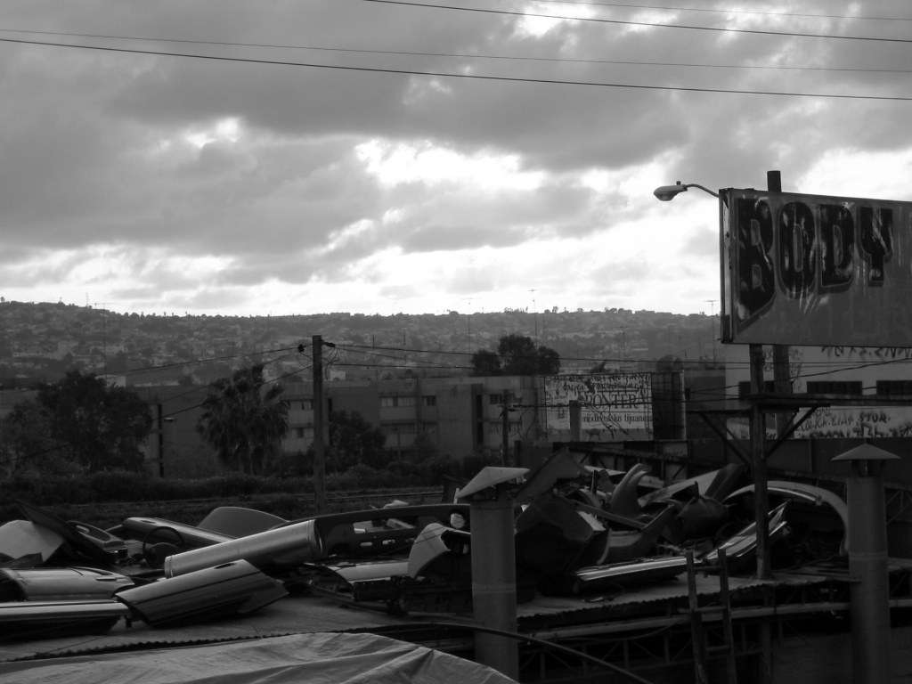BODY SHOP, TIJUANA, MEXICO 2005 Mario Lozano Flickr