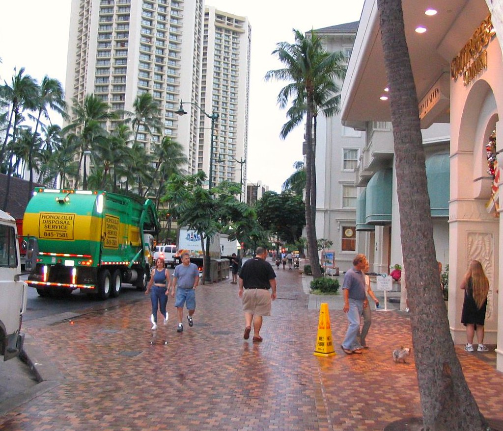 Waikiki Commercial District, Honolulu, Hawaii Drizzly earl… Flickr