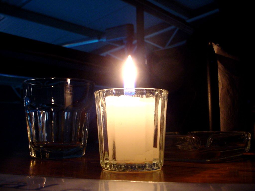 Light a Candle I saw the Candle, and my memories made a tr… Flickr